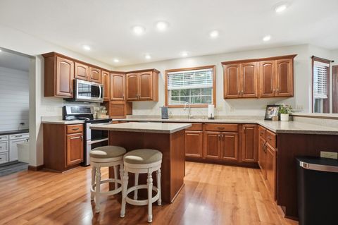 Tiny photo for 465 Carillion Drive, Springfield, OH 45503 (MLS # 226000713)