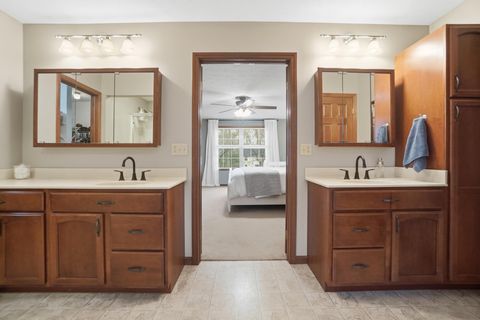 Tiny photo for 465 Carillion Drive, Springfield, OH 45503 (MLS # 226000713)