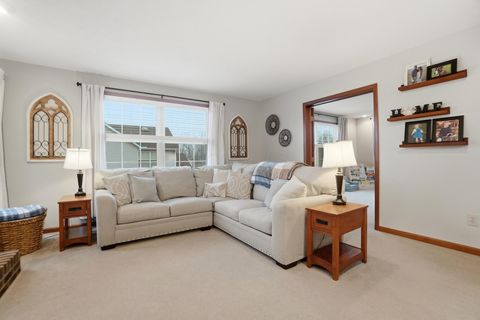 Tiny photo for 465 Carillion Drive, Springfield, OH 45503 (MLS # 226000713)