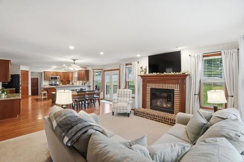 Tiny photo for 465 Carillion Drive, Springfield, OH 45503 (MLS # 226000713)