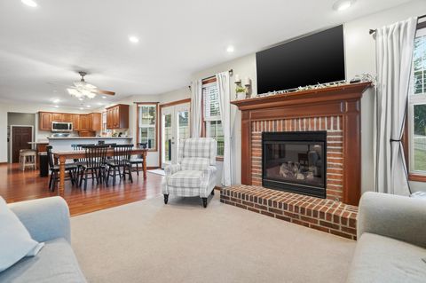 Tiny photo for 465 Carillion Drive, Springfield, OH 45503 (MLS # 226000713)