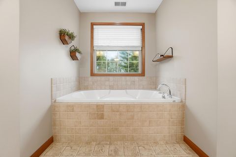 Tiny photo for 465 Carillion Drive, Springfield, OH 45503 (MLS # 226000713)