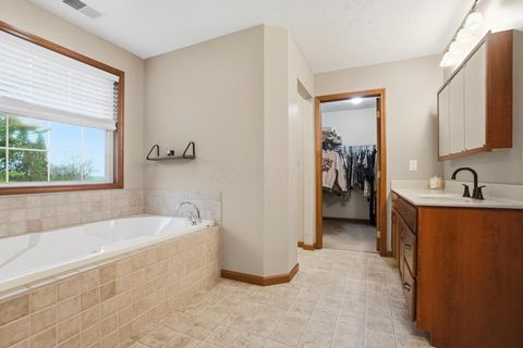 Tiny photo for 465 Carillion Drive, Springfield, OH 45503 (MLS # 226000713)