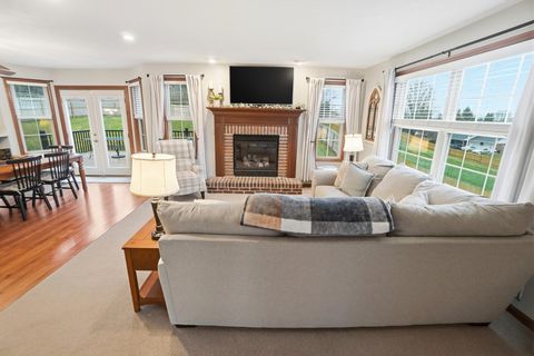 Tiny photo for 465 Carillion Drive, Springfield, OH 45503 (MLS # 226000713)