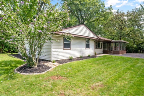 Photo of 2255 Cherokee Drive, London, OH 43140 (MLS # 226033384)
