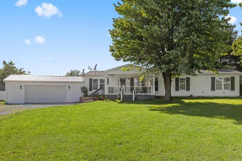 Photo of 15193 Hall Road, Mount Vernon, OH 43050 (MLS # 226018554)