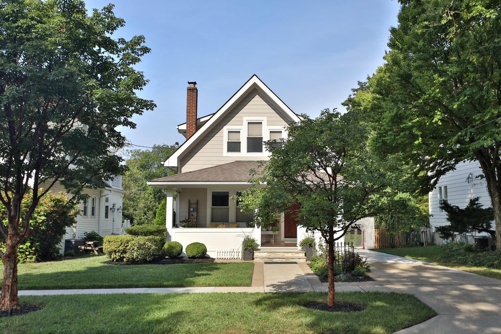 Photo of 551 Oxford Street, Worthington, OH 43085 (MLS # 225035723)