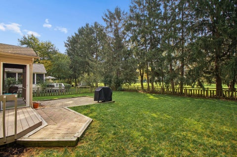 Tiny photo for 1975 Thistlewood Court, Columbus, OH 43235 (MLS # 226039797)