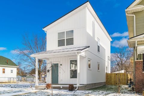 Photo of 172 Whitethorne Avenue, Columbus, OH 43223 (MLS # 225042968)