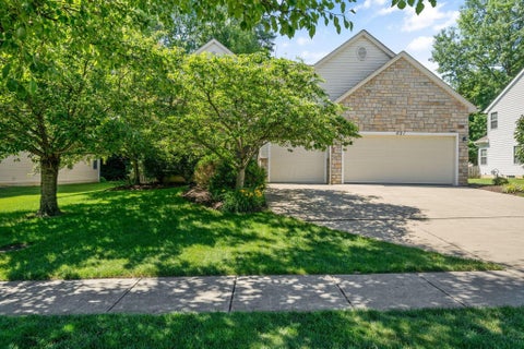 Photo of 621 Canteridge Drive, Pickerington, OH 43147 (MLS # 226022582)