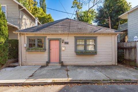 Photo of 878 S Lazelle Street, Columbus, OH 43206 (MLS # 225039429)