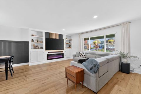 Tiny photo for 5231 Arrowood Court, Columbus, OH 43229 (MLS # 226000923)