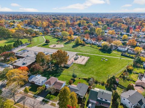 Tiny photo for 5231 Arrowood Court, Columbus, OH 43229 (MLS # 226000923)