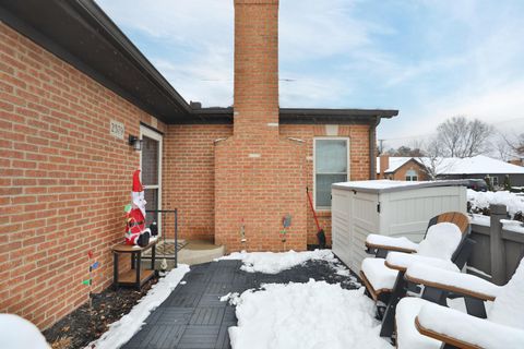 Tiny photo for 2579 Trotterslane Drive, Columbus, OH 43235 (MLS # 225044654)