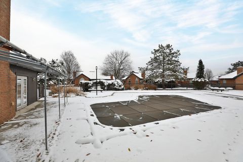 Tiny photo for 2579 Trotterslane Drive, Columbus, OH 43235 (MLS # 225044654)