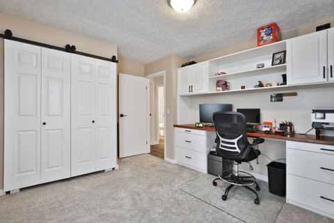 Tiny photo for 2579 Trotterslane Drive, Columbus, OH 43235 (MLS # 225044654)