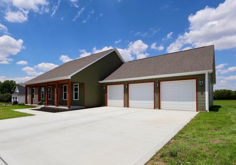 Tiny photo for 1564 Brooke Park Drive, Circleville, OH 43113 (MLS # 226031039)