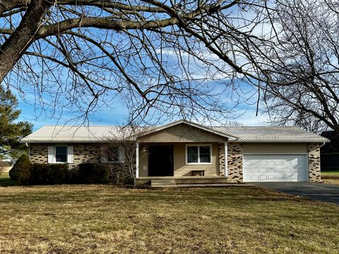 Photo of 4717 Branen Drive, Washington Court House, OH 43160 (MLS # 226000330)