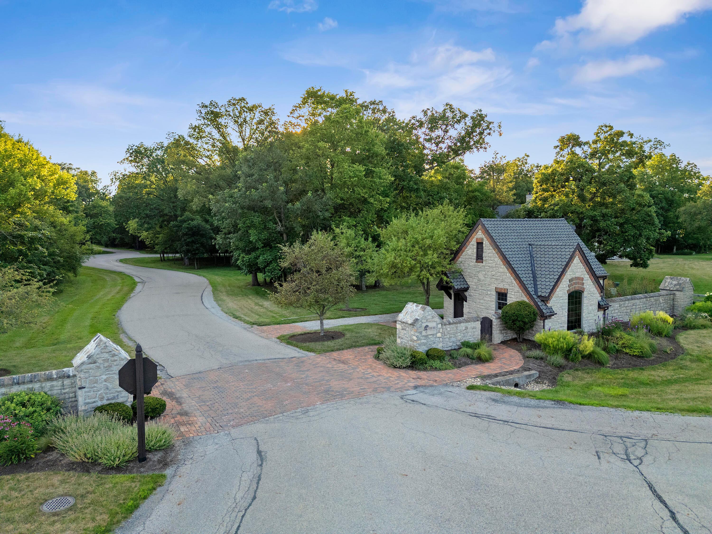 410 Trillium Drive, Galloway, Ohio image 3