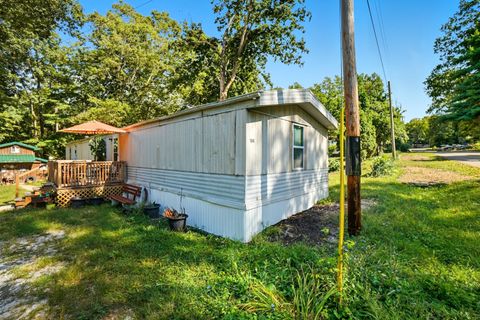 Photo of 7069 Forest Circle, Hillsboro, OH 45133 (MLS # 226000734)