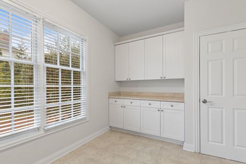 Tiny photo for 10 Pickett Place, New Albany, OH 43054 (MLS # 226000841)