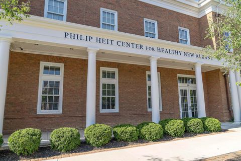 Tiny photo for 10 Pickett Place, New Albany, OH 43054 (MLS # 226000841)