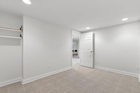 Tiny photo for 10 Pickett Place, New Albany, OH 43054 (MLS # 226000841)