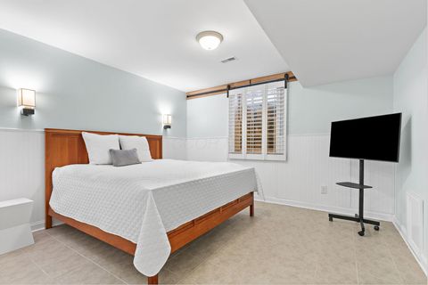 Tiny photo for 10 Pickett Place, New Albany, OH 43054 (MLS # 226000841)