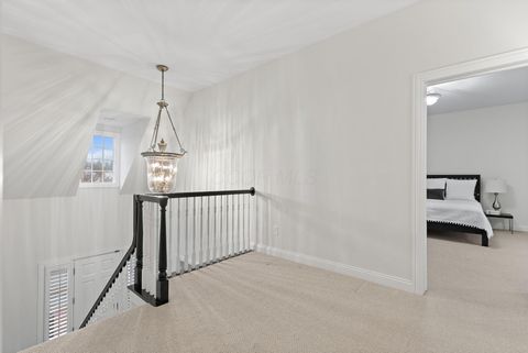 Tiny photo for 10 Pickett Place, New Albany, OH 43054 (MLS # 226000841)