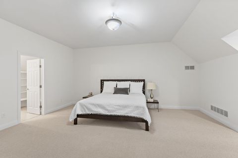 Tiny photo for 10 Pickett Place, New Albany, OH 43054 (MLS # 226000841)