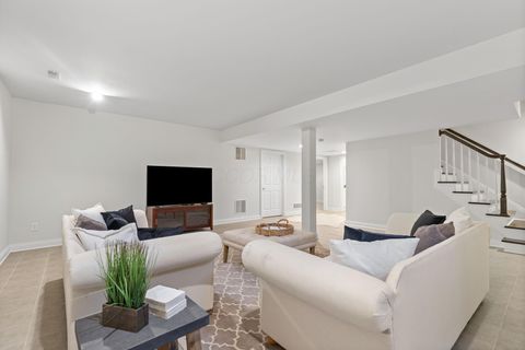 Tiny photo for 10 Pickett Place, New Albany, OH 43054 (MLS # 226000841)