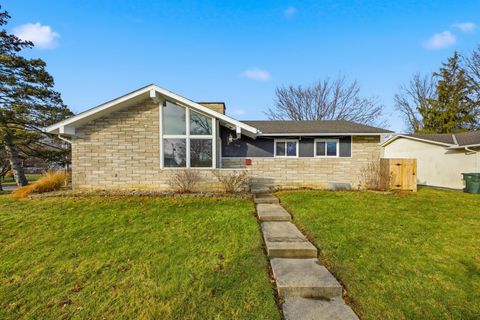 Photo of 5577 Cherrywood Road, Columbus, OH 43229 (MLS # 226000172)