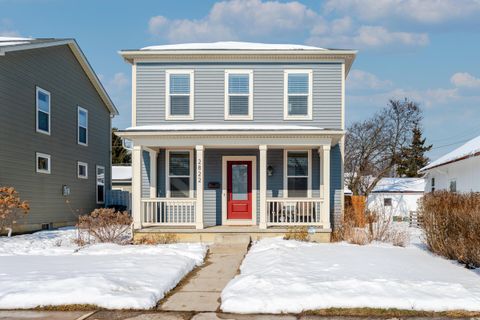 Photo of 2822 Bellwood Avenue, Columbus, OH 43209 (MLS # 226003854)