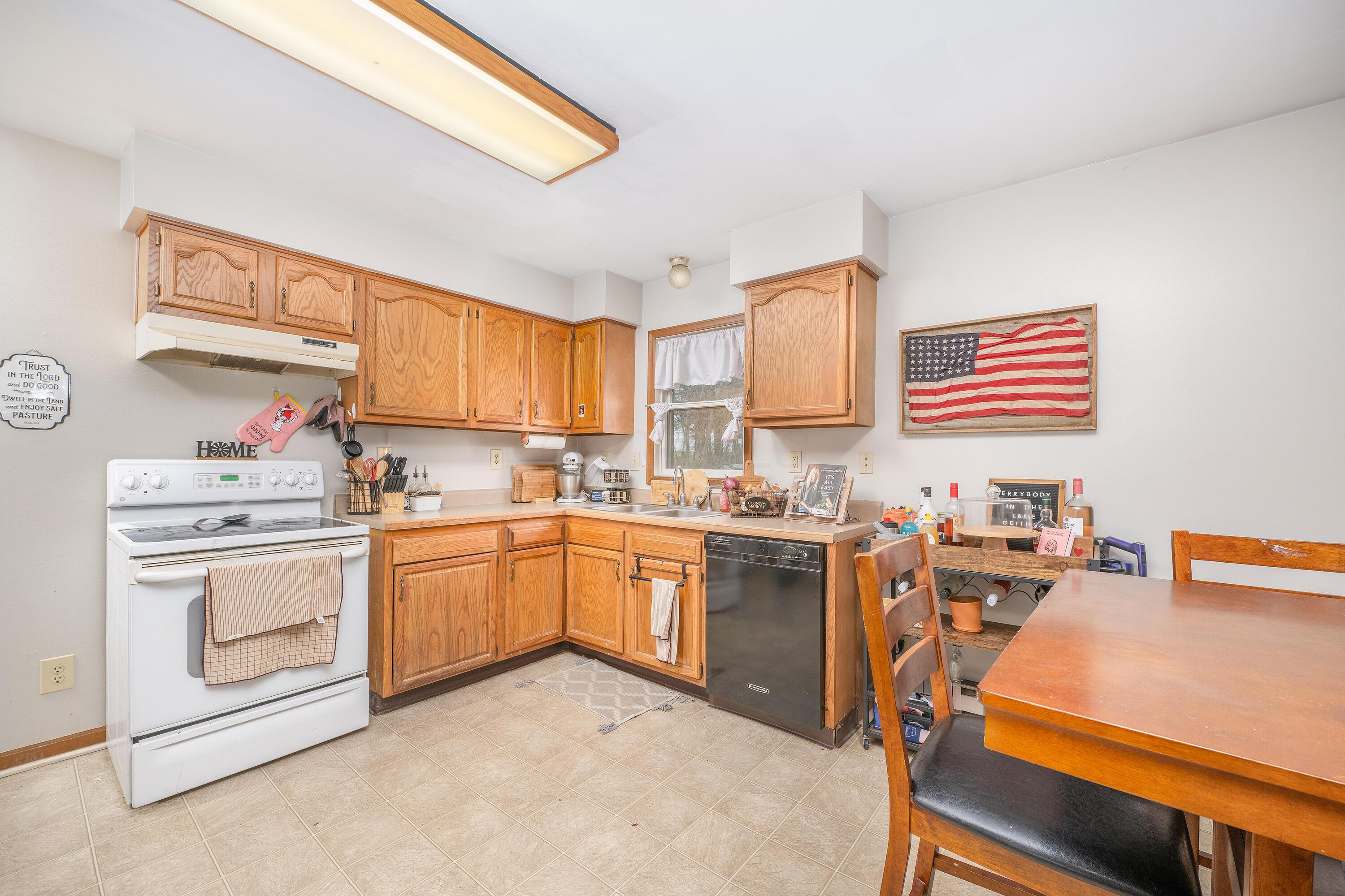 1709 Apple Valley Drive, Howard, Ohio image 8