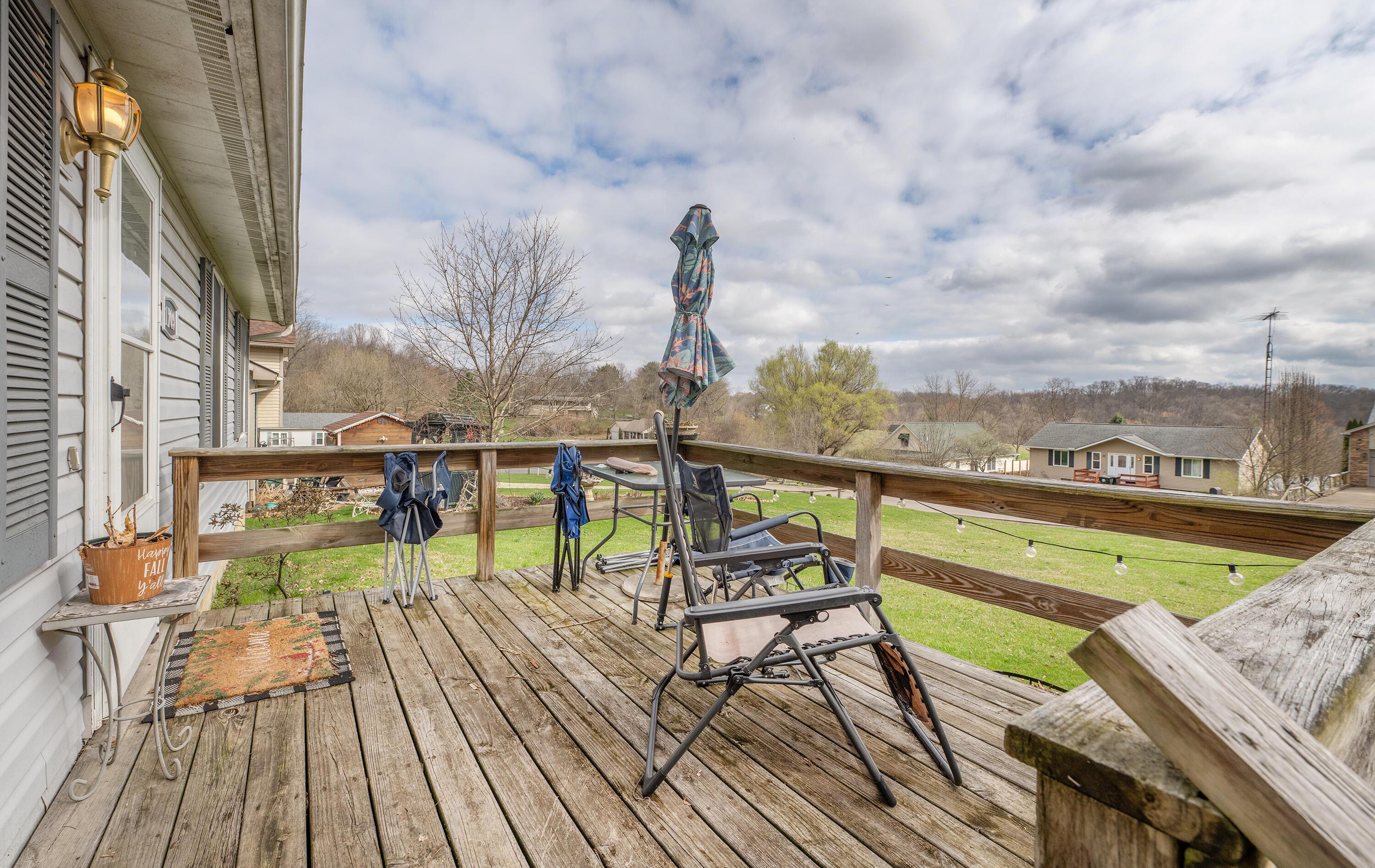 1709 Apple Valley Drive, Howard, Ohio image 4