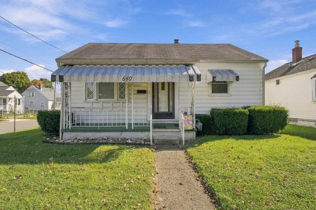Photo of 640 N Roosevelt Avenue, Lancaster, OH 43130 (MLS # 226040468)