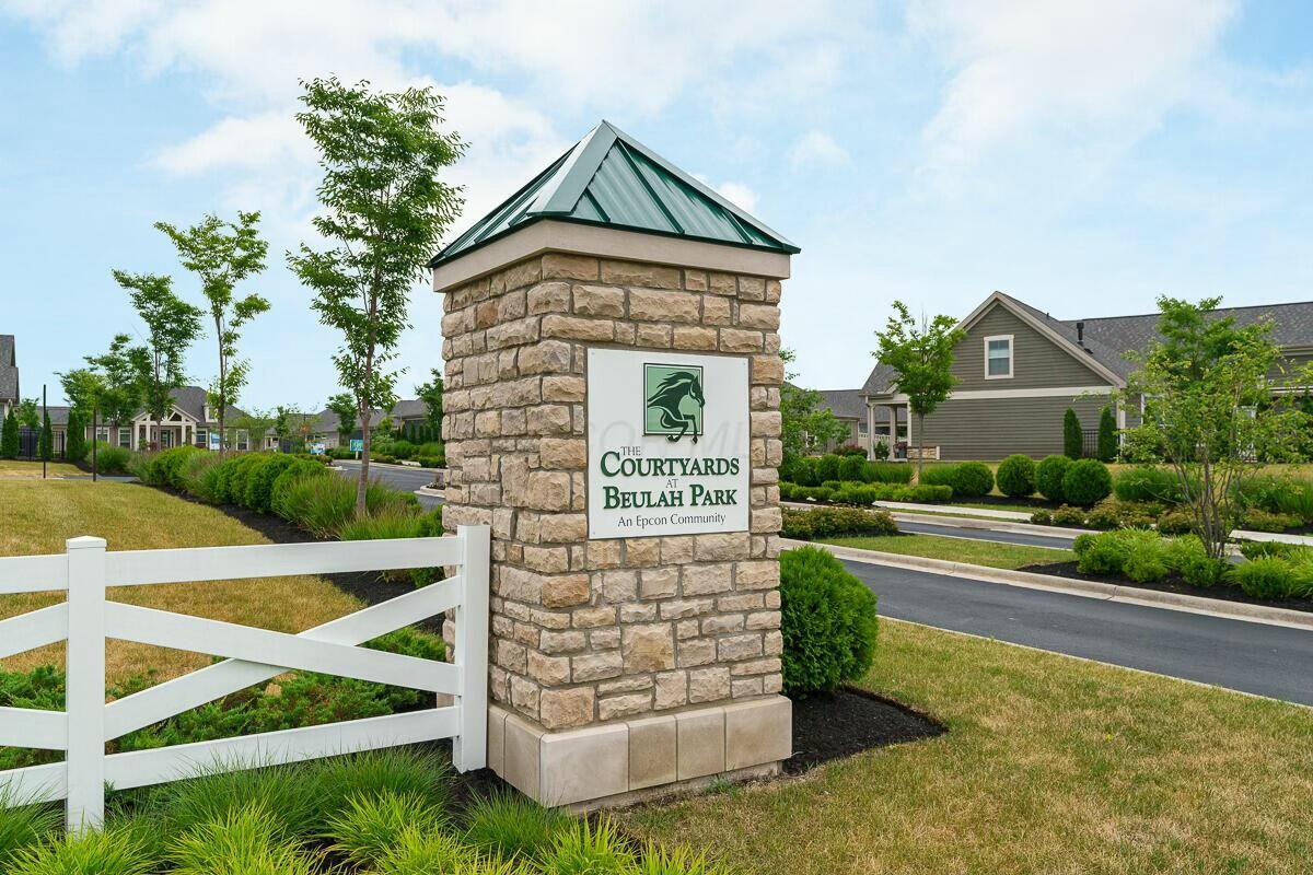 3644 Quarter Pole Lane, Grove City, Ohio image 2