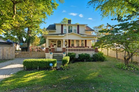 Photo of 224 Searle Street, Zanesville, OH 43701 (MLS # 225038895)