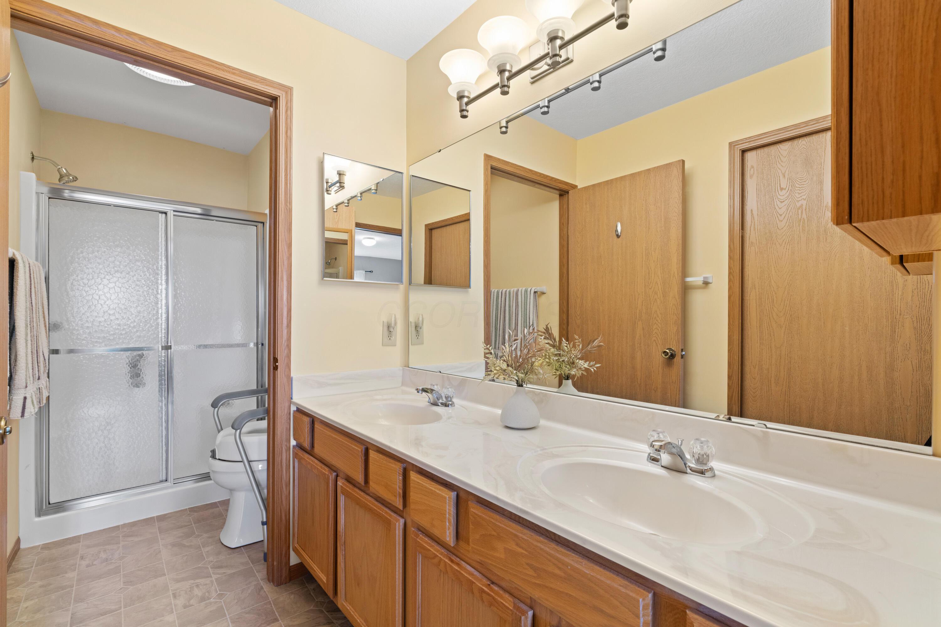 6831 Ridge Rock Drive, New Albany, Ohio image 18