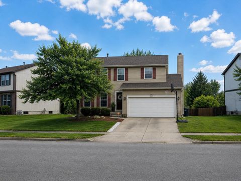 Photo of 7573 Harbour Town Drive, Pickerington, OH 43147 (MLS # 226017695)