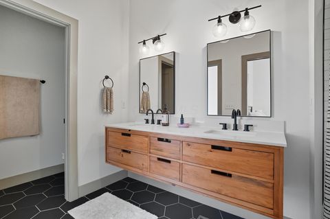 Tiny photo for 249 E Greenwood Avenue, Columbus, OH 43201 (MLS # 225037501)