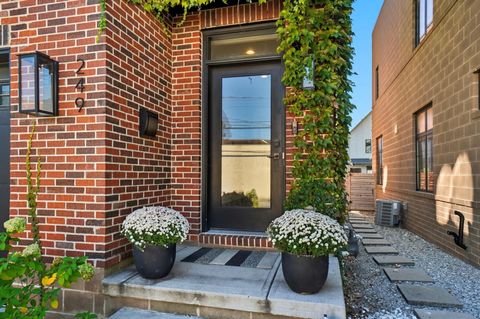 Tiny photo for 249 E Greenwood Avenue, Columbus, OH 43201 (MLS # 225037501)