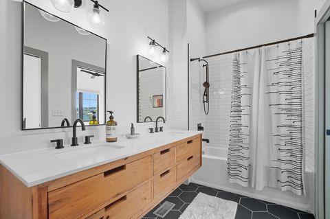 Tiny photo for 249 E Greenwood Avenue, Columbus, OH 43201 (MLS # 225037501)