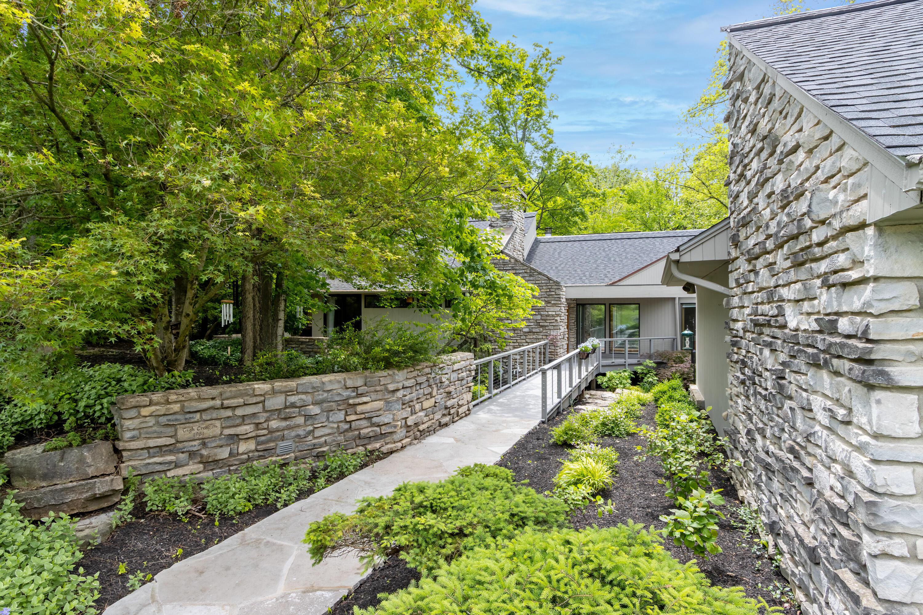 255 Partridge Bend, Powell, Ohio image 15