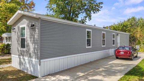 Photo of 3 Terrace Dr, Ashland, OH 44805 (MLS # 225035260) Photo of 3 Terrace Dr, Ashland, OH 44805 (MLS # 225035260)
