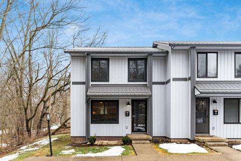 Photo of 1440 Londondale Parkway A-1 #A-1, Newark, OH 43055 (MLS # 226005858)