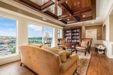 Tiny photo for 3175 Tremont Road 504 #504, Columbus, OH 43221 (MLS # 225045574)