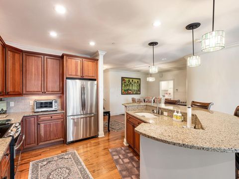 Tiny photo for 3175 Tremont Road 504 #504, Columbus, OH 43221 (MLS # 225045574)