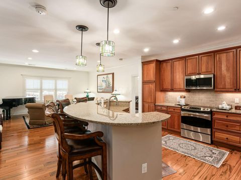 Tiny photo for 3175 Tremont Road 504 #504, Columbus, OH 43221 (MLS # 225045574)