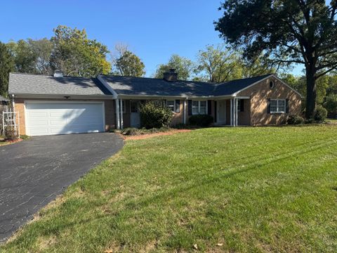 Photo of 1246 Southport Drive, Columbus, OH 43235 (MLS # 225037606)